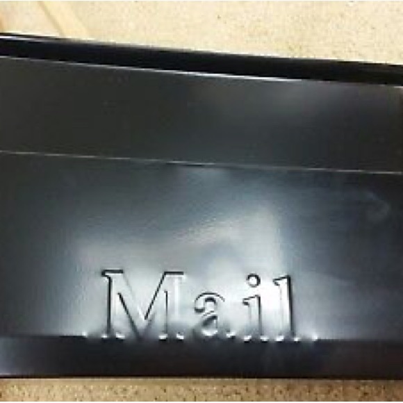 Galvanized Steel wall mount Mailbox - Picture 2 of 6